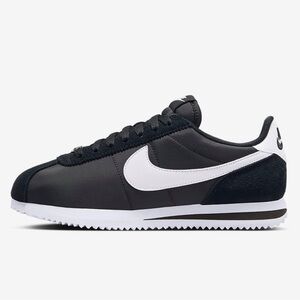 Nike Black and White Sneakers
